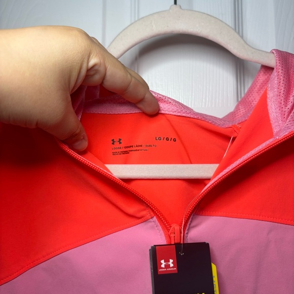 Under armor windbreaker - Picture 7 of 7